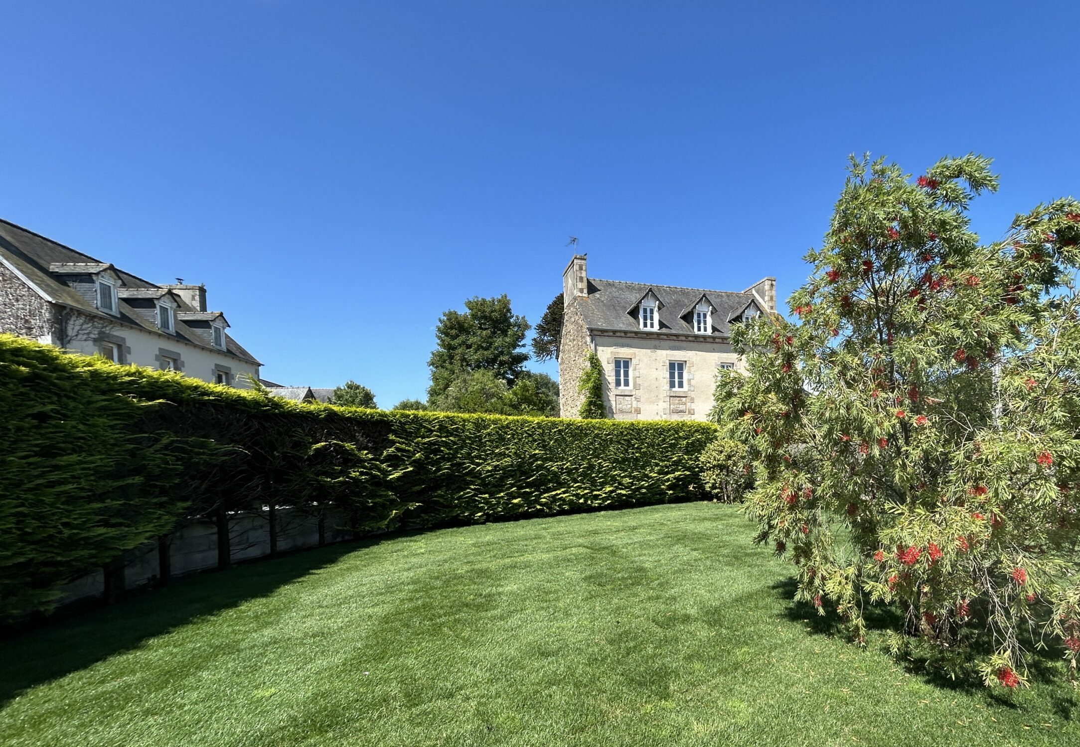 Jardin dans les côtes d’Armor JARDIN EN PELOUSE