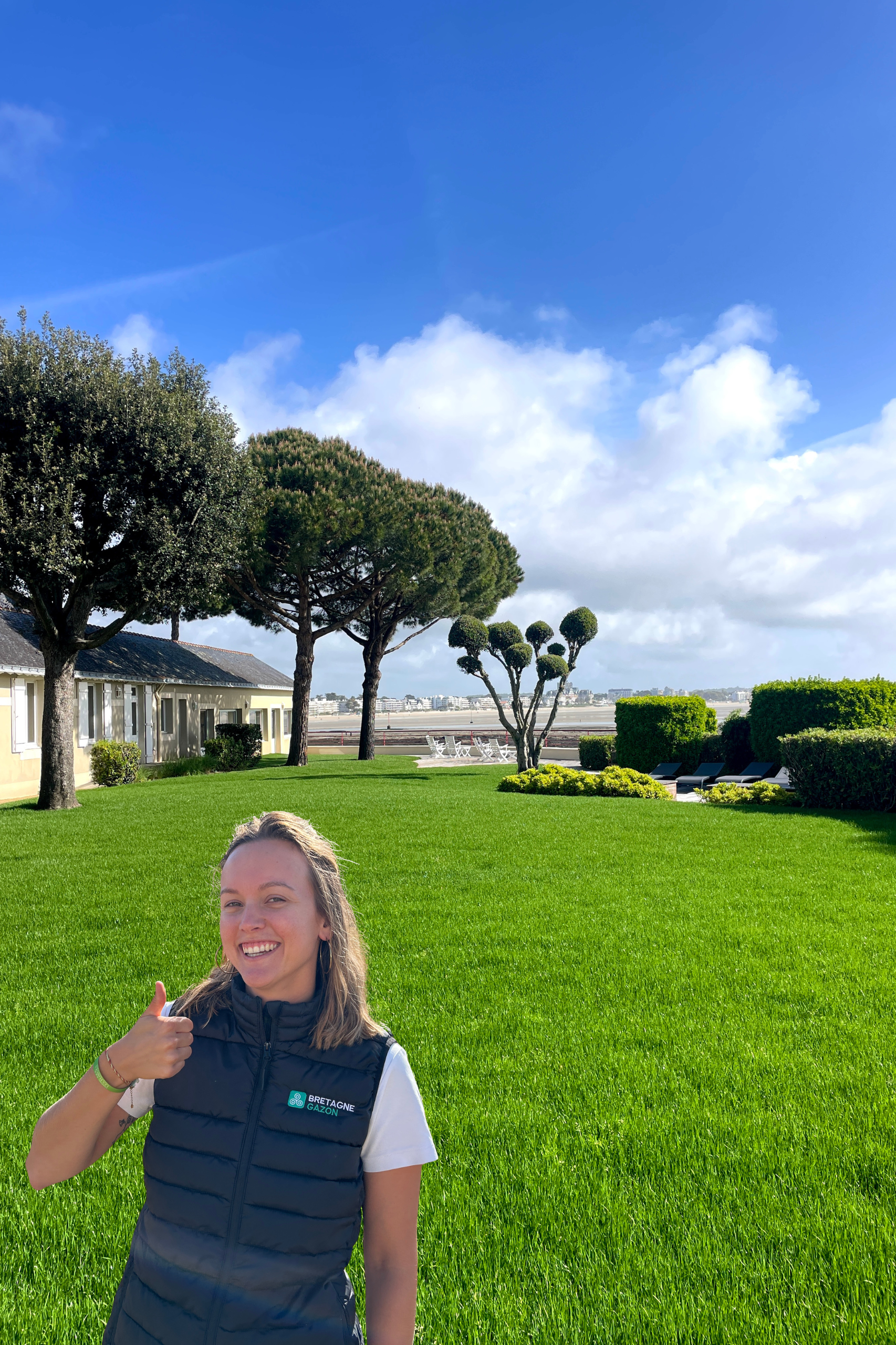 Clarisse, commerciale chez Bretagne gazon